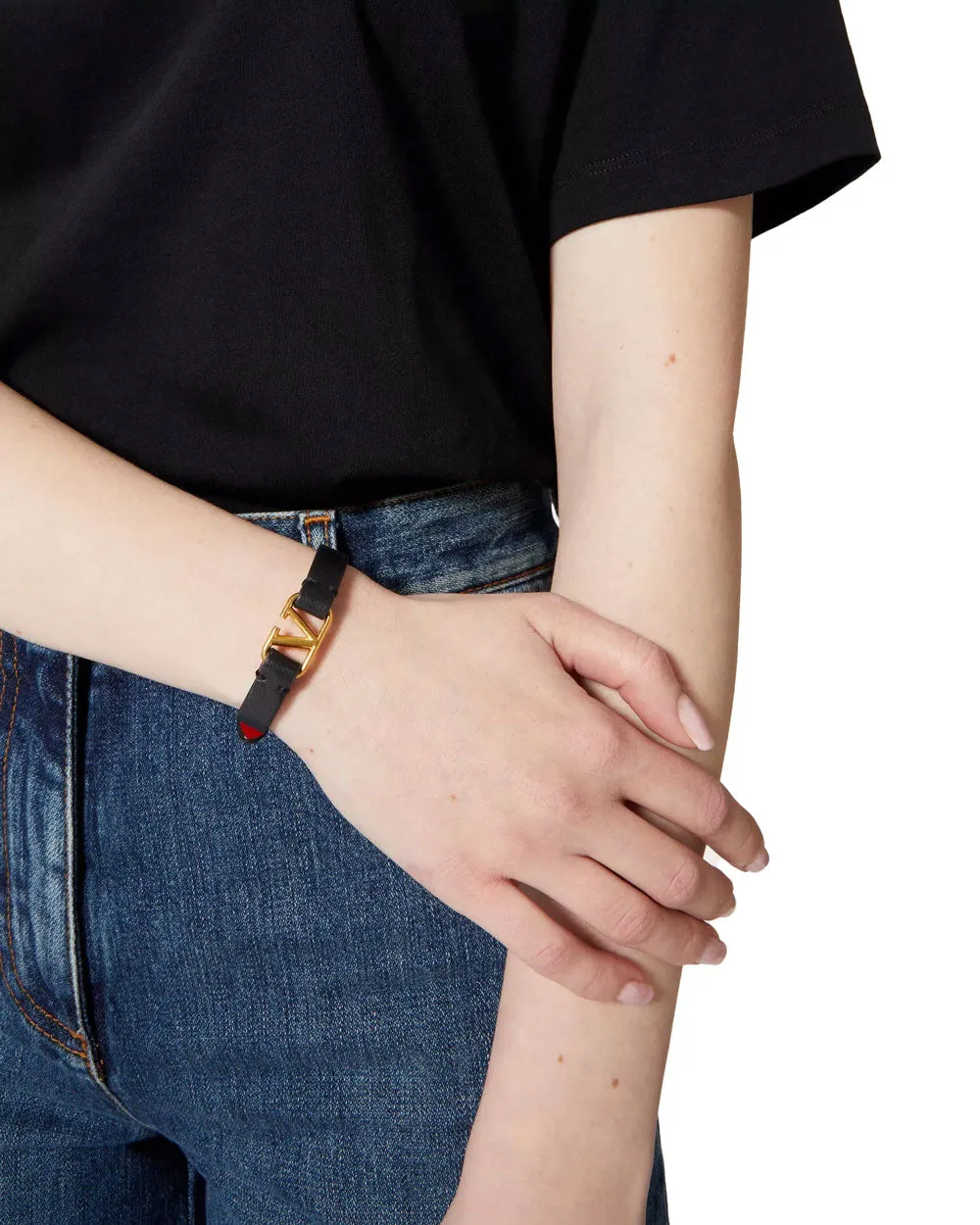 Vlogo Signature Leather Bracelet in Nero and Rouge